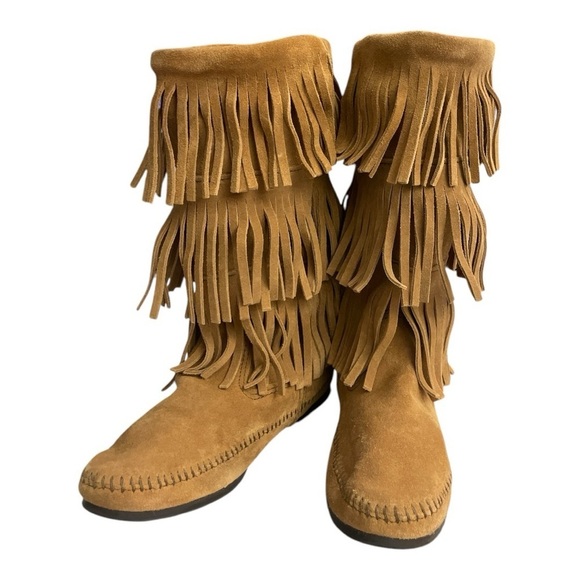 Minnetonka Women's 8- Brown leather 3 Layer Fringe Boot Moccasin Mid Calf Boots - Picture 2 of 11